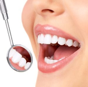 Dental bonding can help La Jolla and Pacific Beach San Diego patients with chipped teeth.